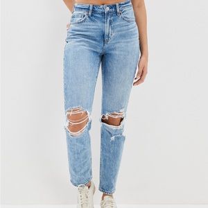 American Eagle Strigid Ripped Mom Jean